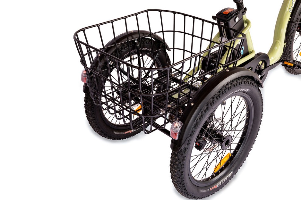 tricycle électrique CyclO2 Comfort24+ vert amande, vue de profil